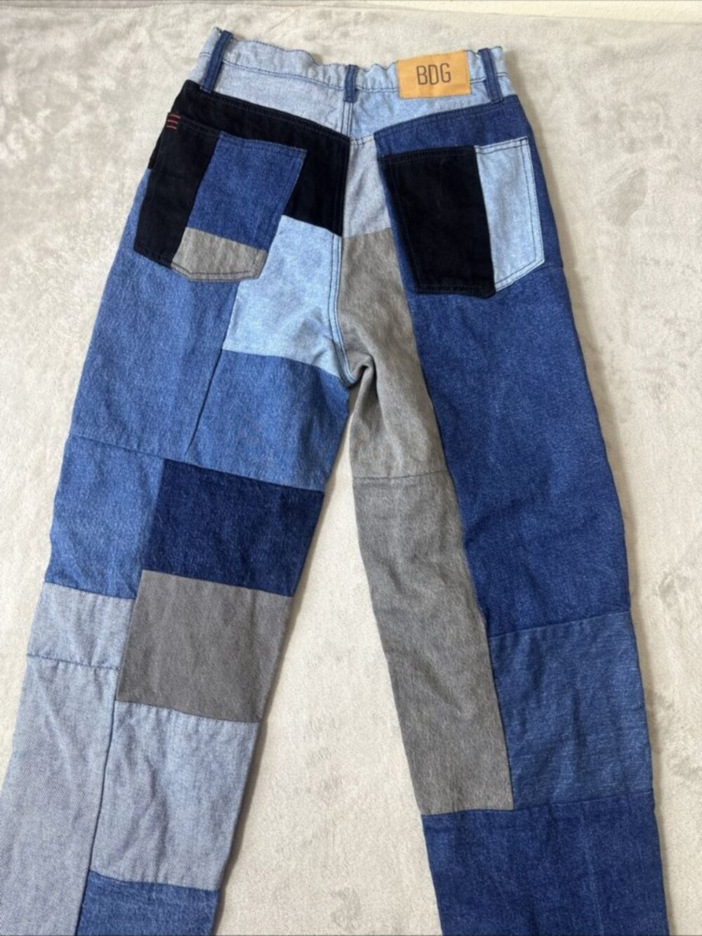 BDG high rise baggy patchwork embroidered jeans womens 28 wide leg - Picture 9 of 9